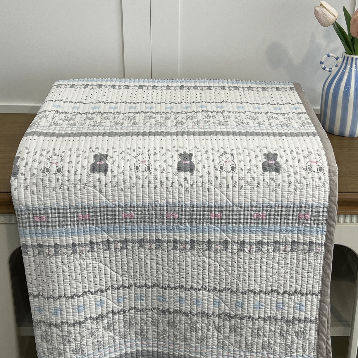 91家纺网 家纺一手货源 找家纺 沐纯家居 2025新款跑量款双面纯棉印花水洗床盖 冰格维尼