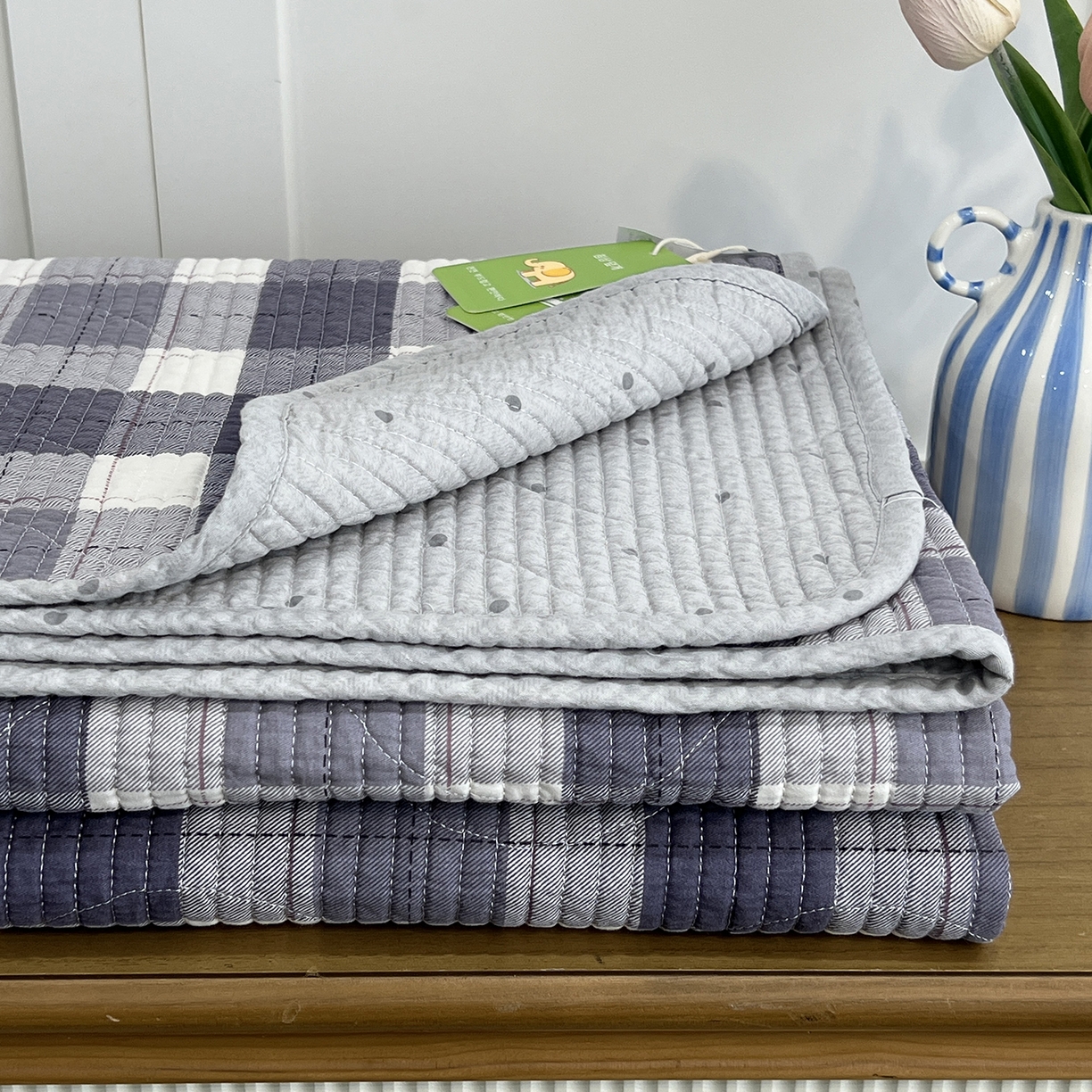 91家纺网 家纺一手货源 找家纺 沐纯家居 2025新款跑量款双面纯棉印花水洗床盖 布依格-灰