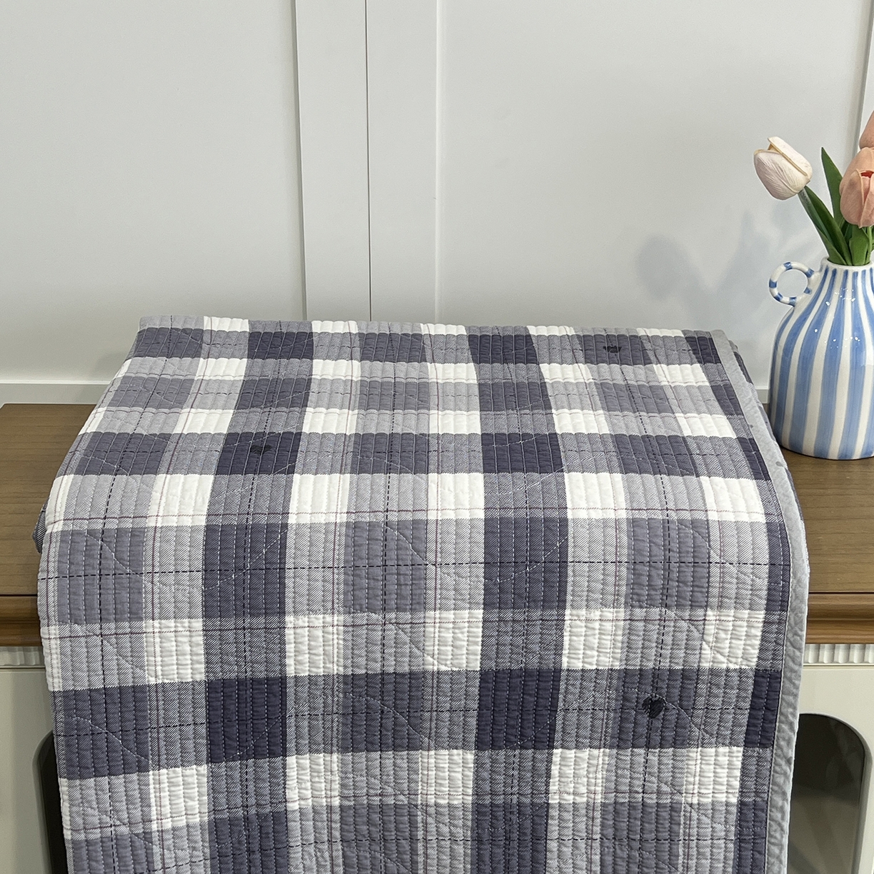 91家纺网 家纺一手货源 找家纺 沐纯家居 2025新款跑量款双面纯棉印花水洗床盖 布依格-灰