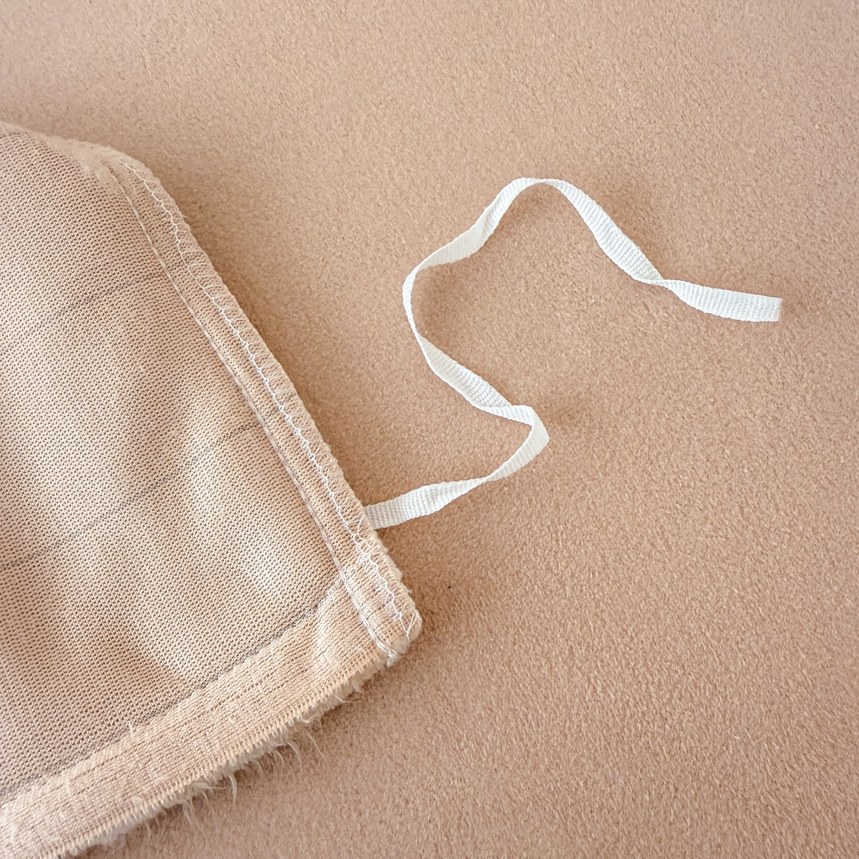 91家纺网 家纺一手货源 找家纺 懒猫家纺 2025新款印花海獭绒加厚保暖四件套 卡其小熊