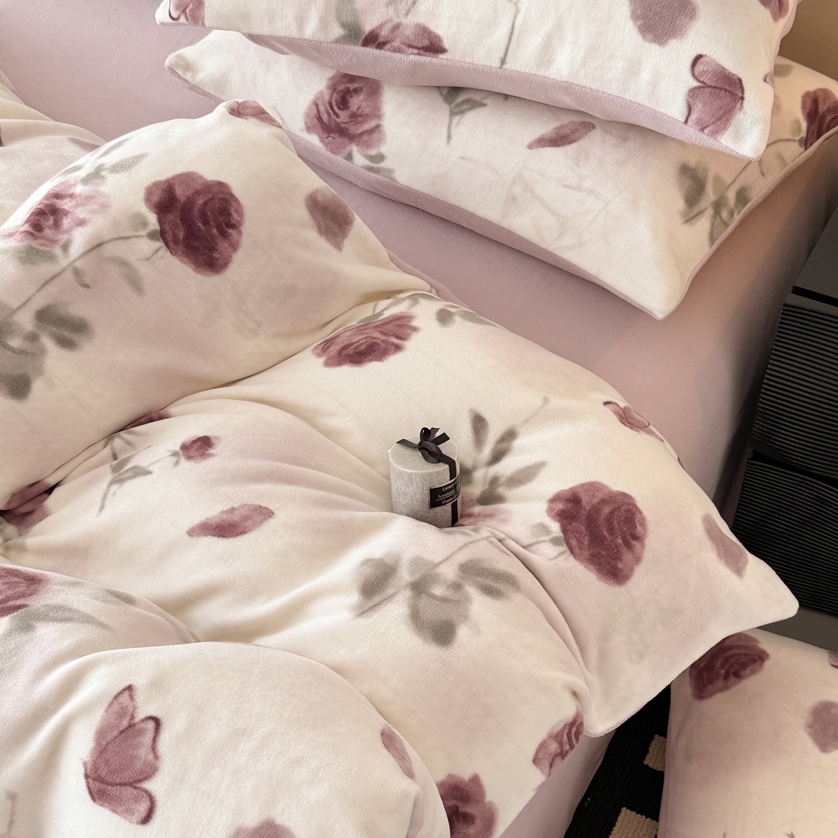 91家纺网 家纺一手货源 找家纺 懒猫家纺 2025新款印花海獭绒加厚保暖四件套 满园花香