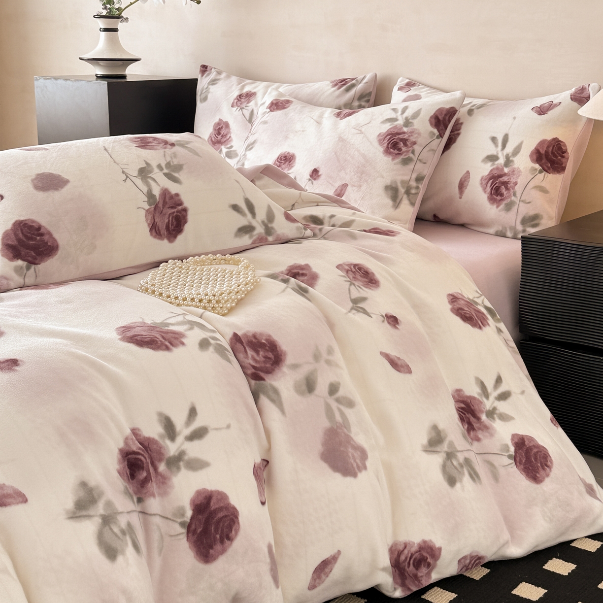 91家纺网 家纺一手货源 找家纺 懒猫家纺 2025新款印花海獭绒加厚保暖四件套 满园花香