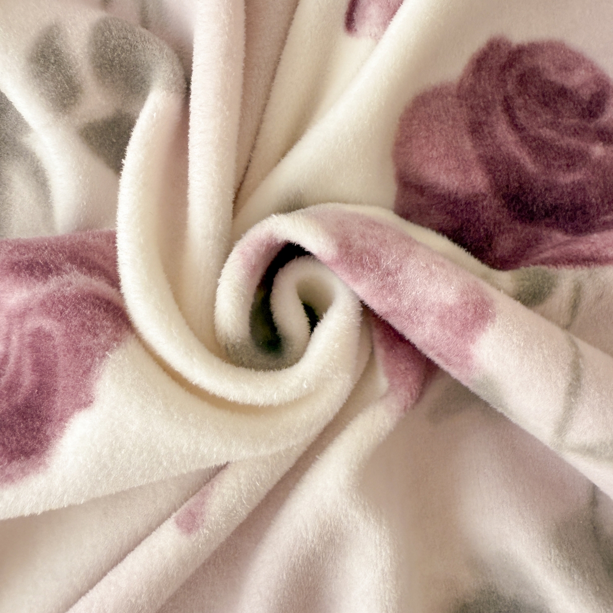 91家纺网 家纺一手货源 找家纺 懒猫家纺 2025新款印花海獭绒加厚保暖四件套 满园花香