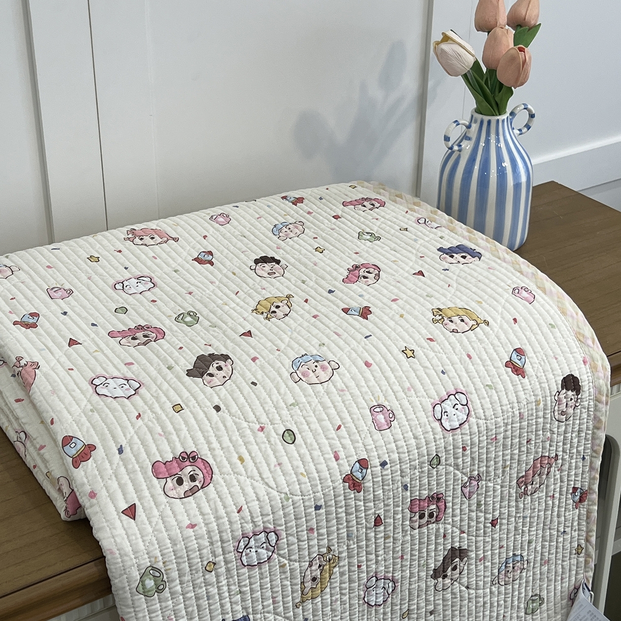 91家纺网 家纺一手货源 找家纺 沐纯家居 2025新款跑量款双面纯棉印花水洗床盖 动漫小人