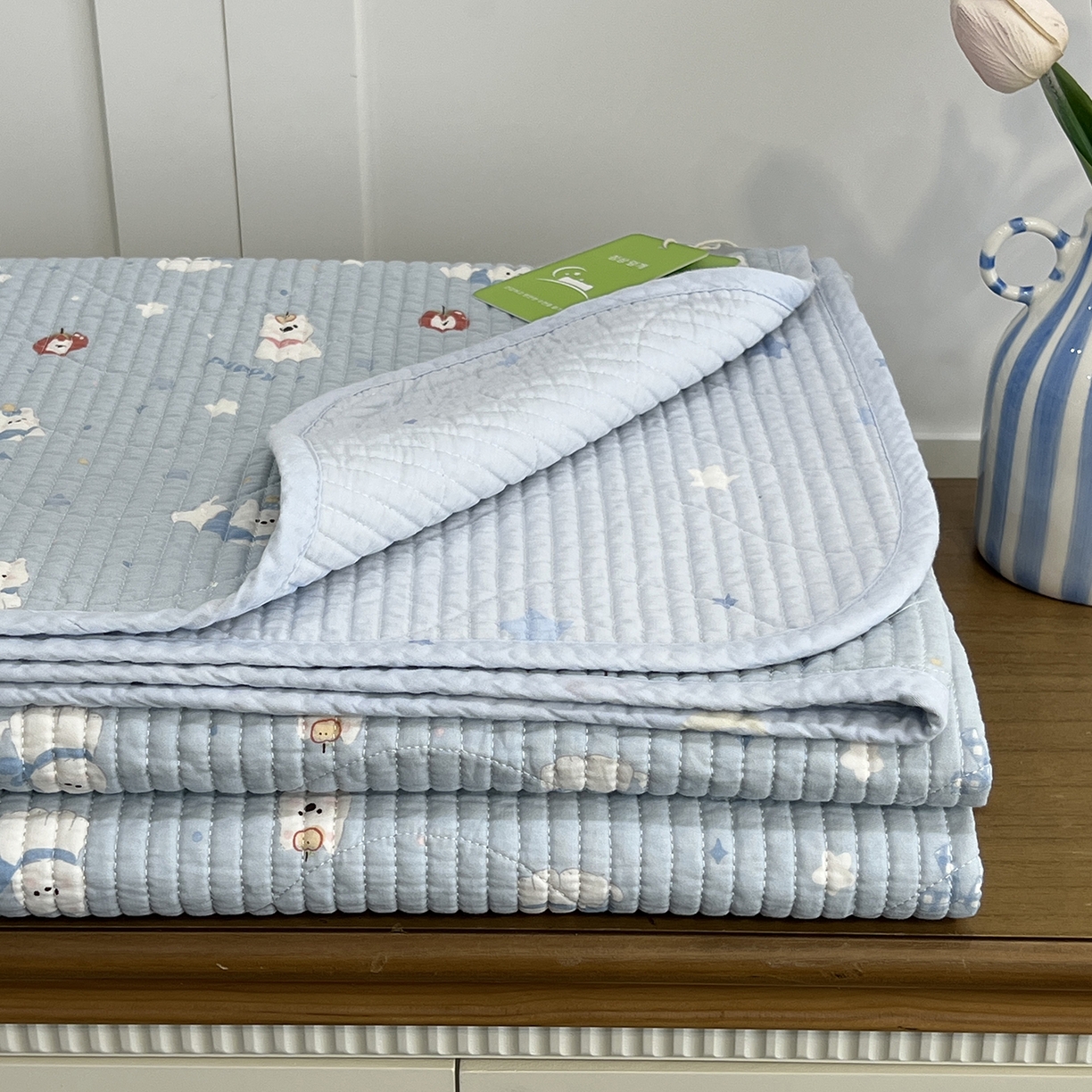 91家纺网 家纺一手货源 找家纺 沐纯家居 2025新款跑量款双面纯棉印花水洗床盖 吉吉猫