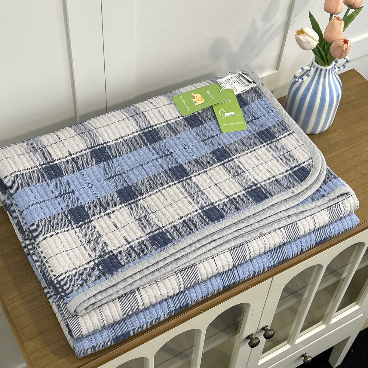 91家纺网 家纺一手货源 找家纺 沐纯家居 2025新款跑量款双面纯棉印花水洗床盖 蓝白格纹