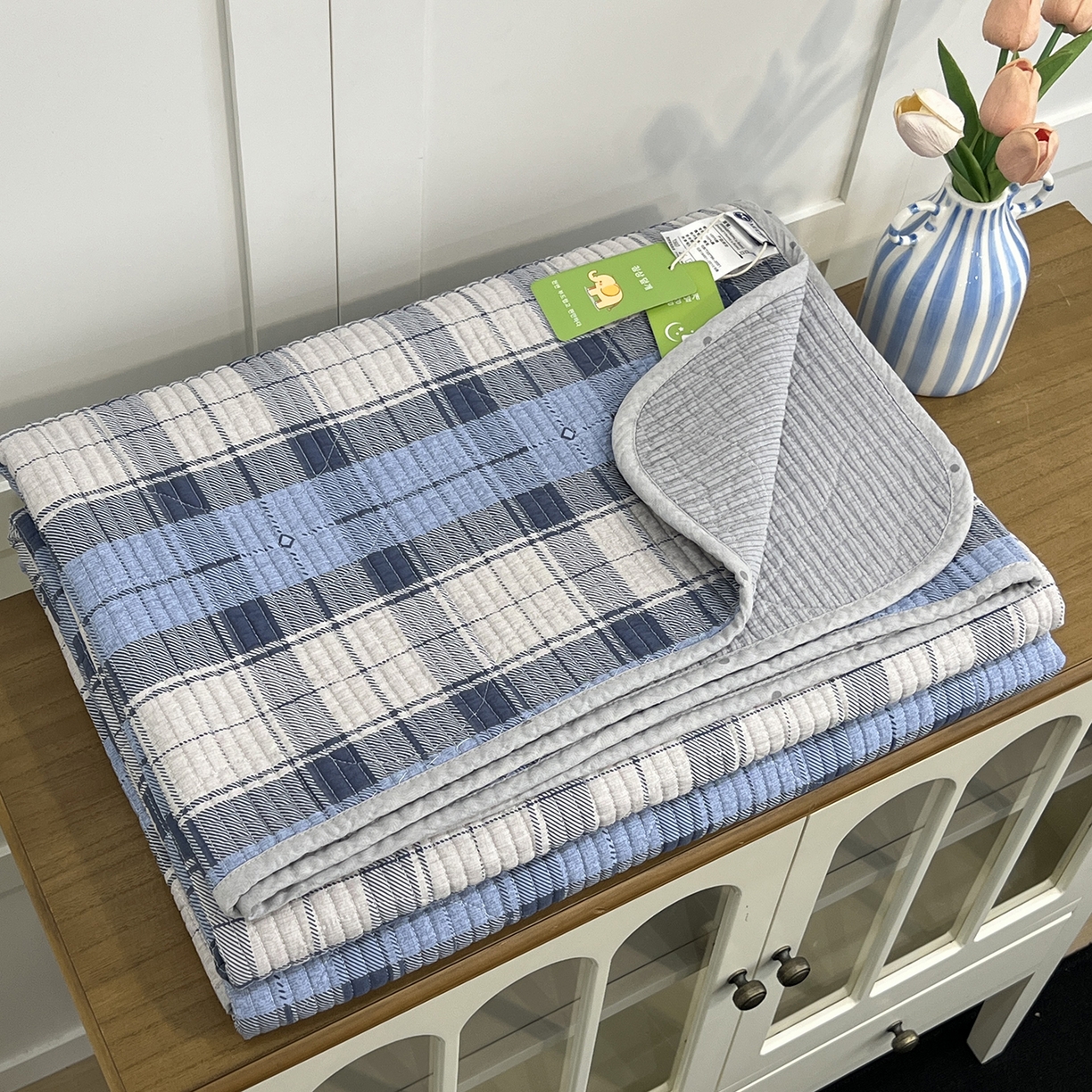 91家纺网 家纺一手货源 找家纺 沐纯家居 2025新款跑量款双面纯棉印花水洗床盖 蓝白格纹