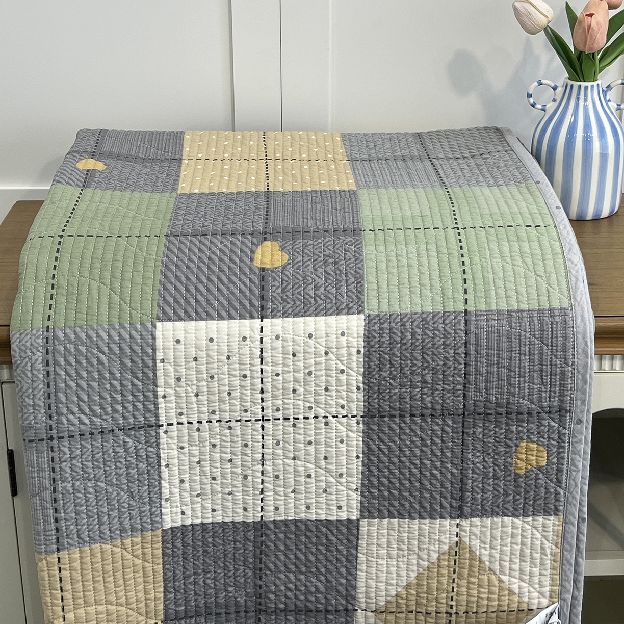 91家纺网 家纺一手货源 找家纺 沐纯家居 2025新款跑量款双面纯棉印花水洗床盖 浪漫绿格