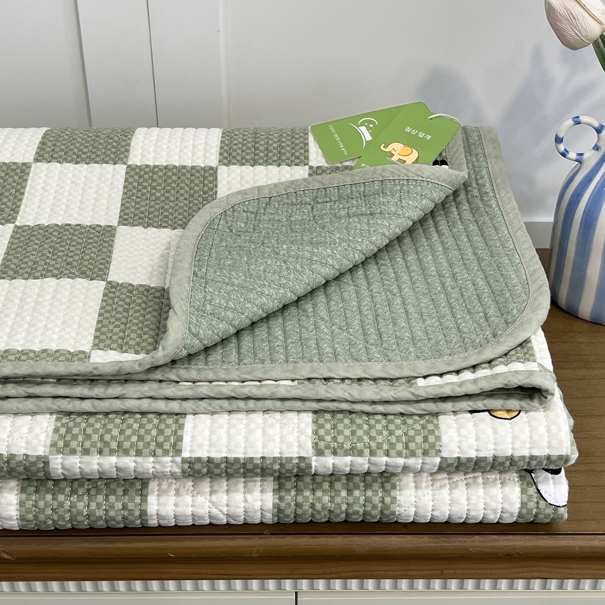 91家纺网 家纺一手货源 找家纺 沐纯家居 2025新款跑量款双面纯棉印花水洗床盖 绿格熊猫