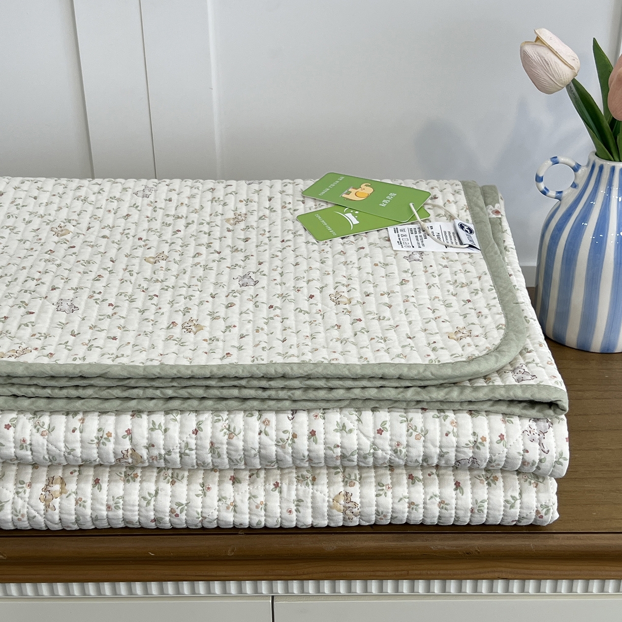 91家纺网 家纺一手货源 找家纺 沐纯家居 2025新款跑量款双面纯棉印花水洗床盖 清新兔语