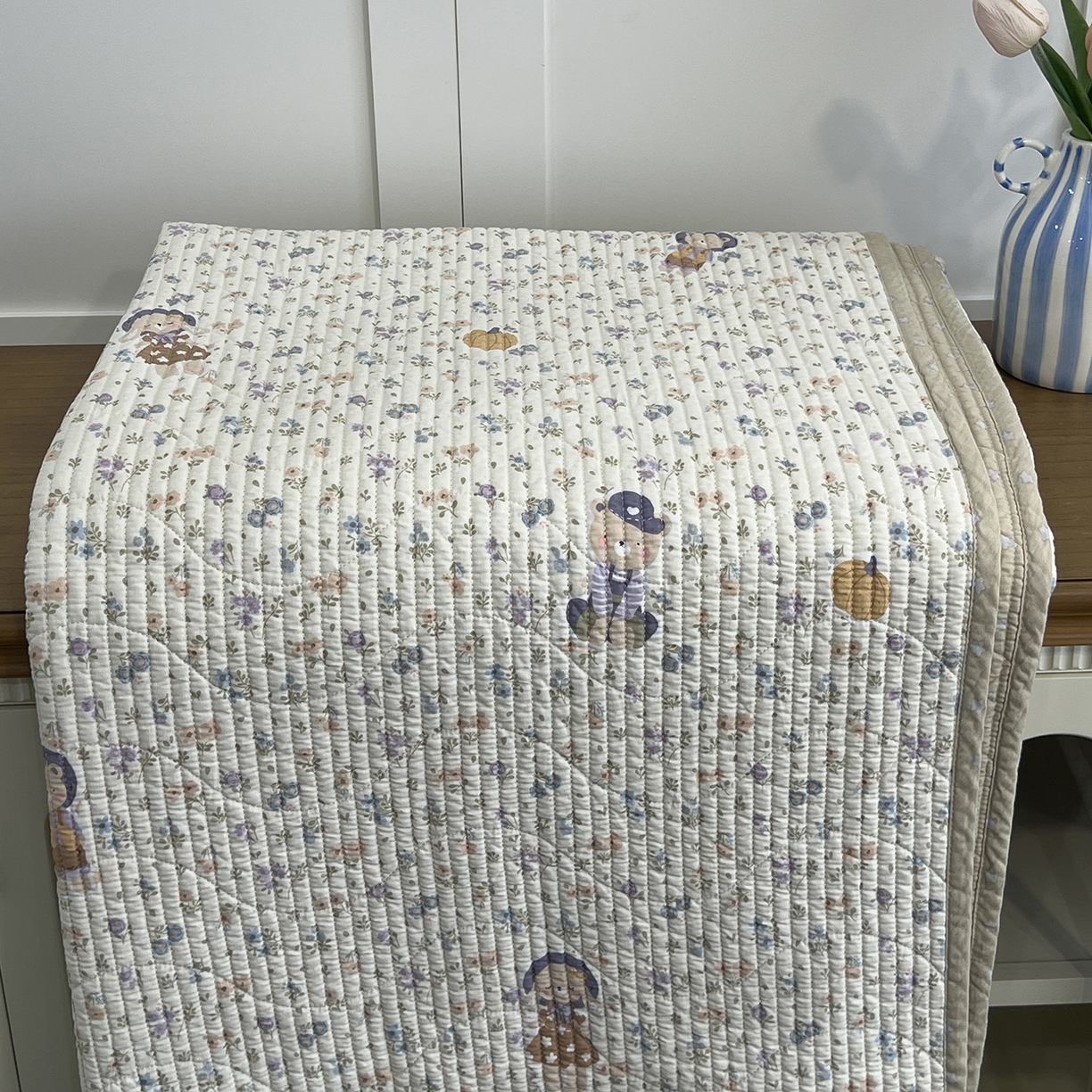 91家纺网 家纺一手货源 找家纺 沐纯家居 2025新款跑量款双面纯棉印花水洗床盖 碎花兔熊