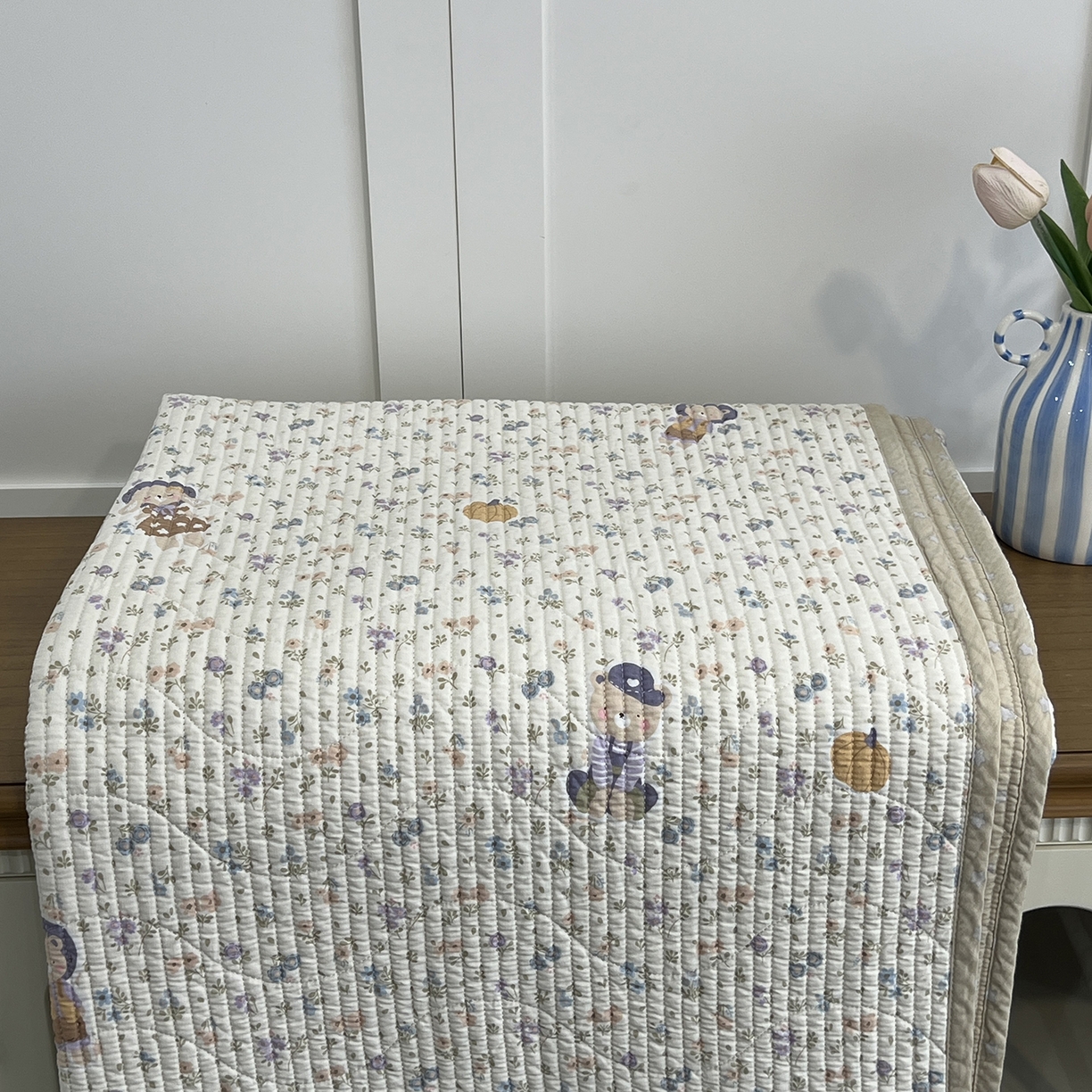 91家纺网 家纺一手货源 找家纺 沐纯家居 2025新款跑量款双面纯棉印花水洗床盖 碎花兔熊