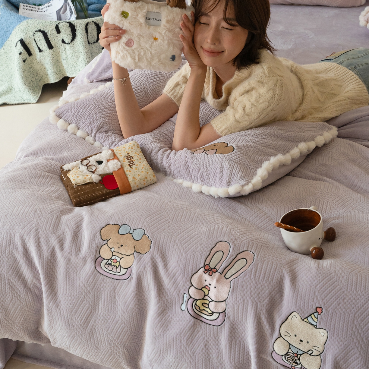 91家纺网 家纺一手货源 找家纺 圆岛家纺 2025新款针织肌理纹雕花立体牛奶绒刺绣四件套 甜品物语