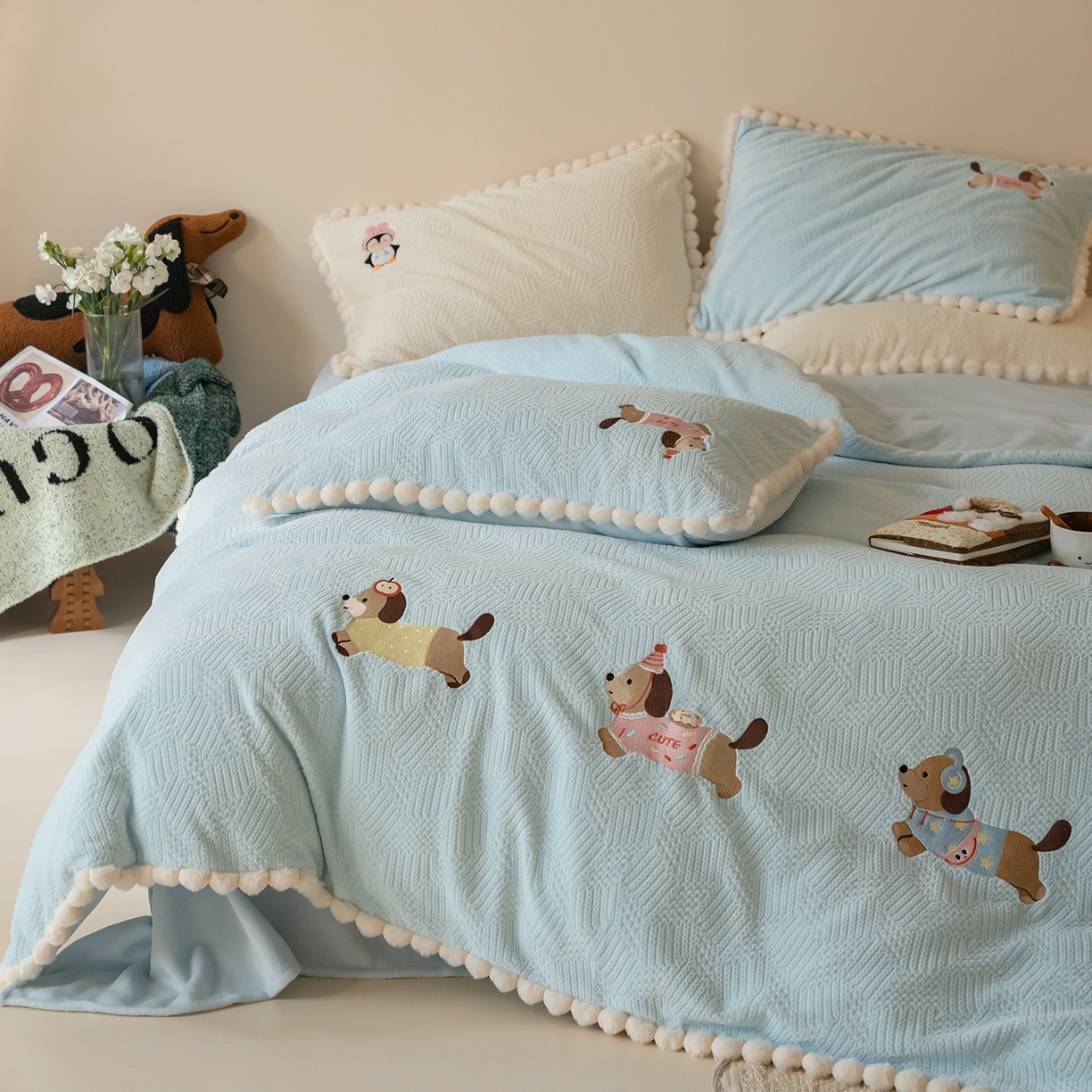 91家纺网 家纺一手货源 找家纺 （总）圆岛家纺 2025新款针织肌理纹雕花立体牛奶绒刺绣四件套