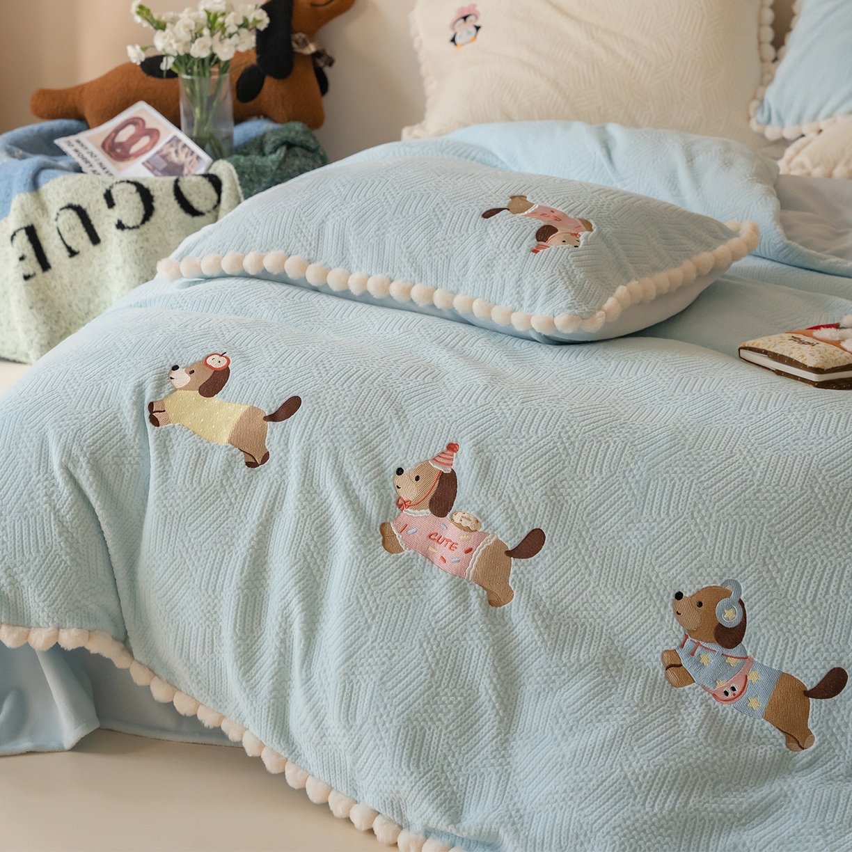 91家纺网 家纺一手货源 找家纺 （总）圆岛家纺 2025新款针织肌理纹雕花立体牛奶绒刺绣四件套