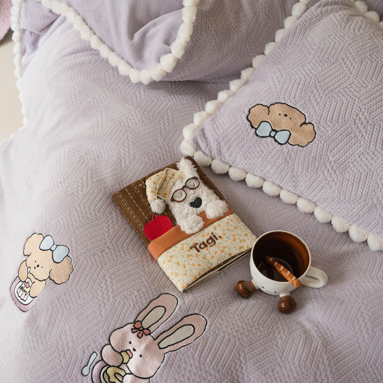 91家纺网 家纺一手货源 找家纺 圆岛家纺 2025新款针织肌理纹雕花立体牛奶绒刺绣四件套 甜品物语