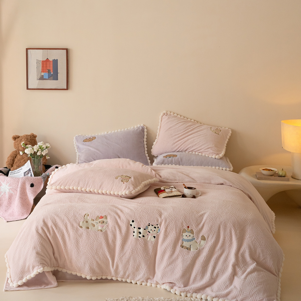 91家纺网 家纺一手货源 找家纺 （总）圆岛家纺 2025新款针织肌理纹雕花立体牛奶绒刺绣四件套