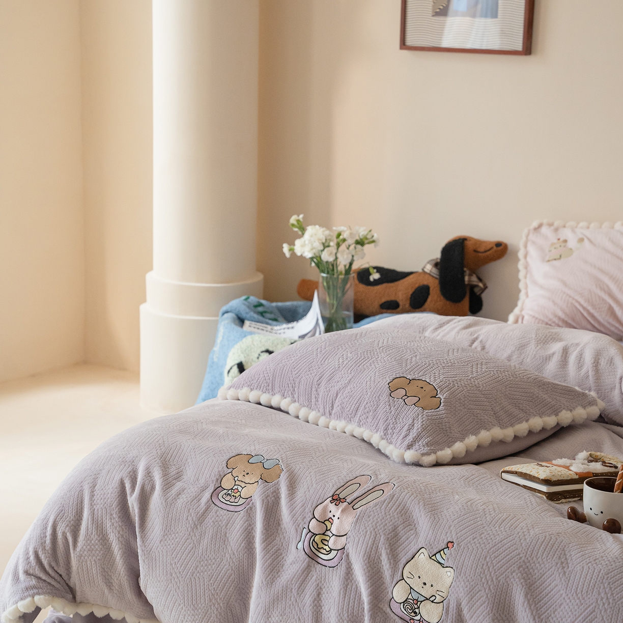 91家纺网 家纺一手货源 找家纺 圆岛家纺 2025新款针织肌理纹雕花立体牛奶绒刺绣四件套 甜品物语