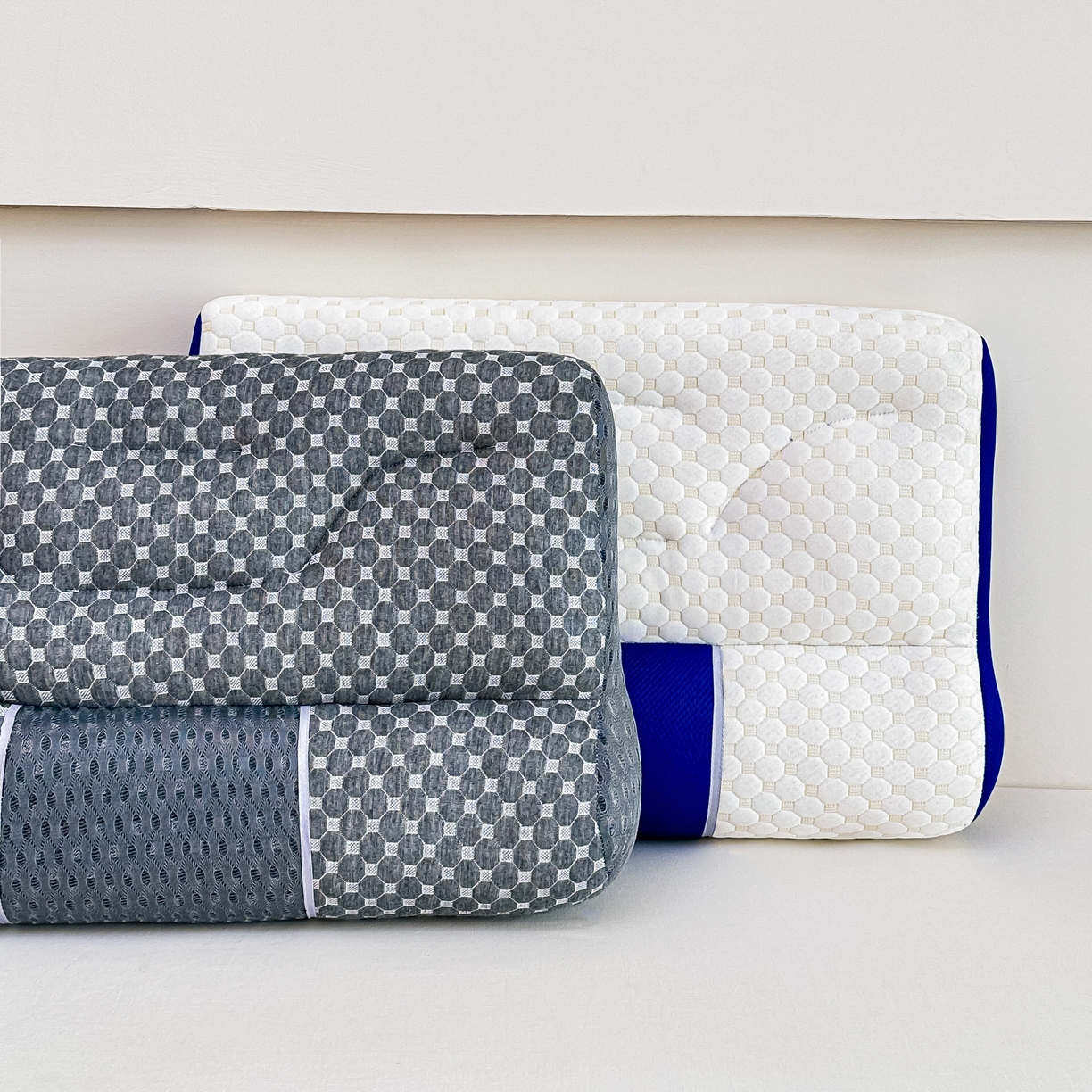 91家纺网 家纺一手货源 找家纺 十仟家纺 2025新款舒适亲肤款牵引枕头枕芯 黑色800g