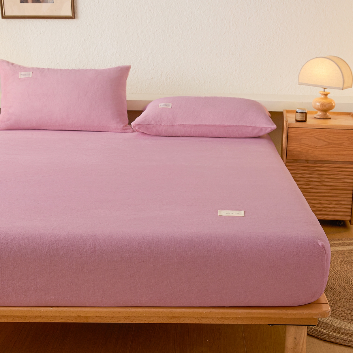 91家纺网 家纺一手货源 找家纺 梵克保罗 2025新款牛奶绒单床笠系列 豆沙奶昔