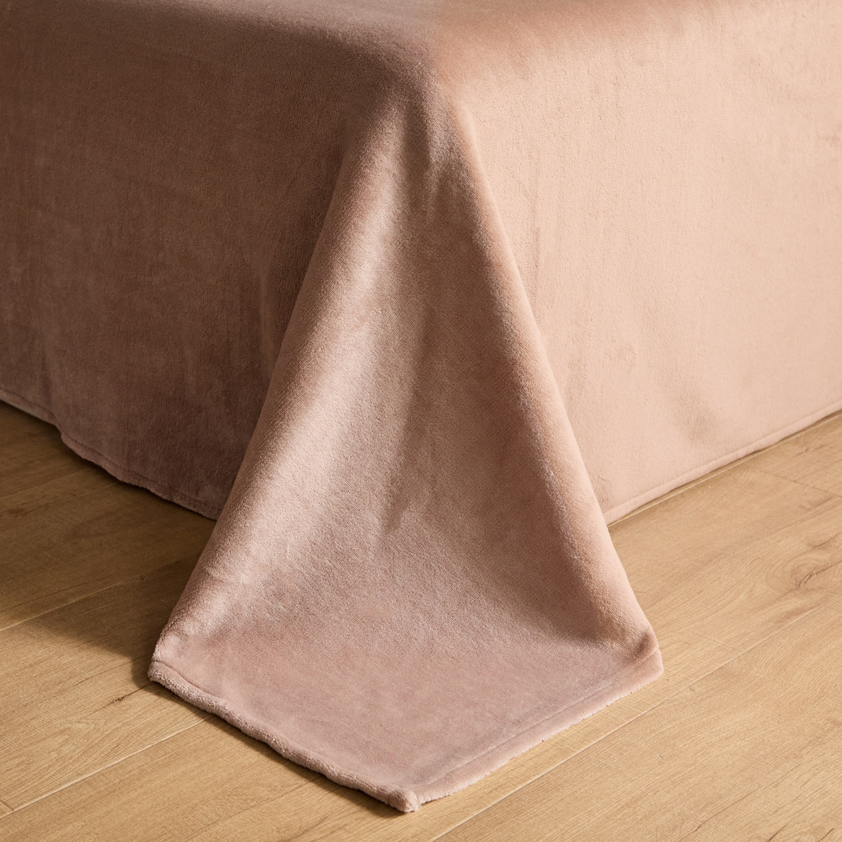 91家纺网 家纺一手货源 找家纺 （总）绒城 2025新款纽扣工艺款230克美丽绒四件套 牛奶绒四件套-美丽