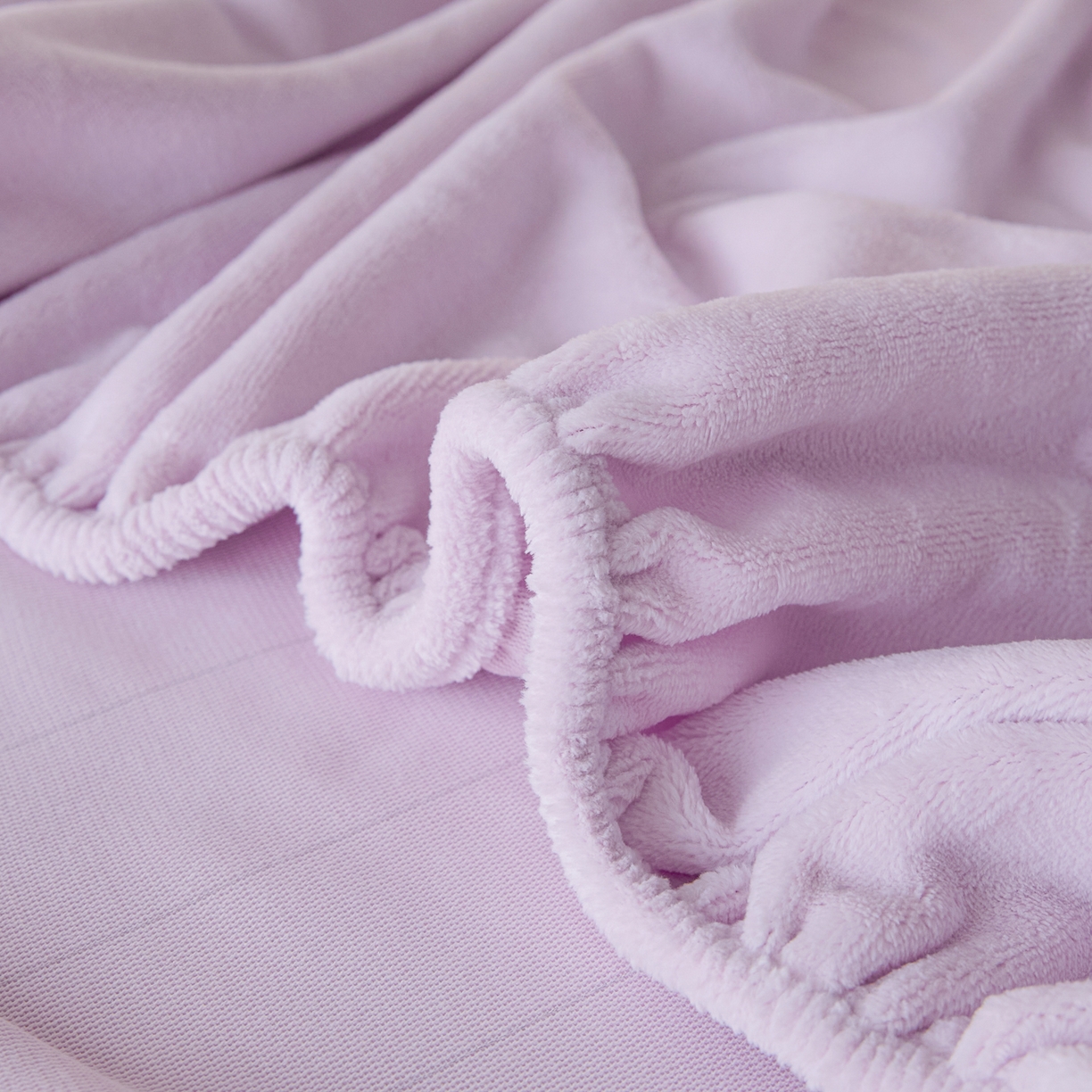 91家纺网 家纺一手货源 找家纺 梵克保罗 2025新款牛奶绒单床笠系列 浅紫