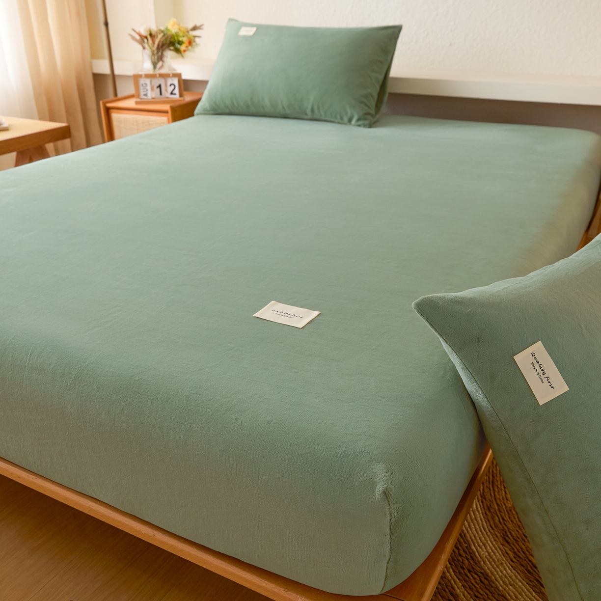 91家纺网 家纺一手货源 找家纺 梵克保罗 2025新款牛奶绒单床笠系列 墨子绿