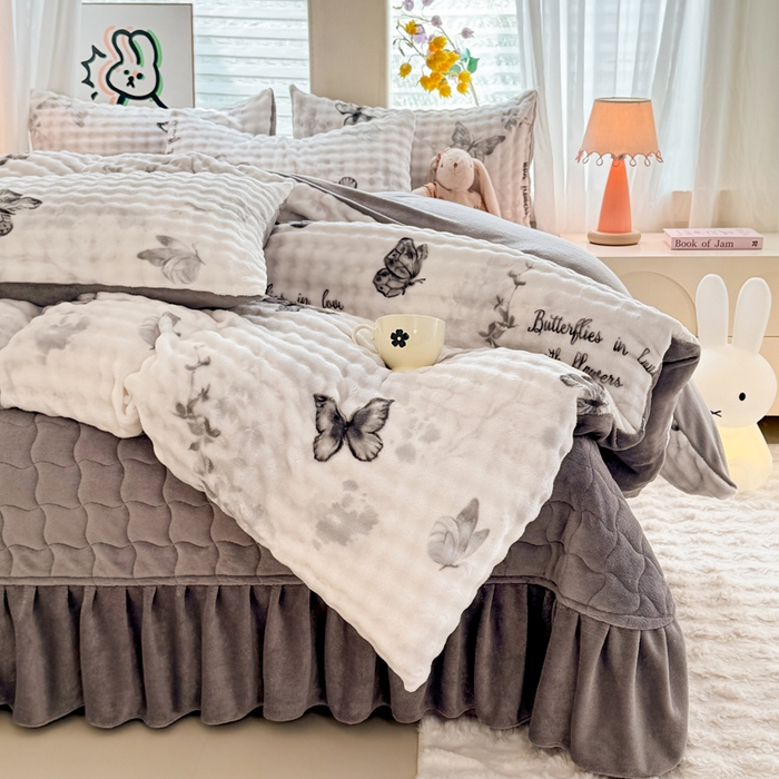 91家纺网 家纺一手货源 找家纺 金盛皇朝家纺 2025新款高克重仿兔毛泡泡牛奶绒床单床盖单件三件四件套 花枝蝶梦