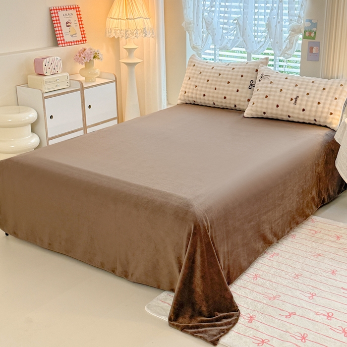 91家纺网 家纺一手货源 找家纺 金盛皇朝家纺 2025新款高克重仿兔毛泡泡牛奶绒床单床盖单件三件四件套 萌心点点