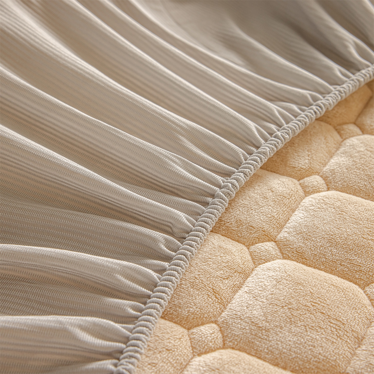 91家纺网 家纺一手货源 找家纺 2025新款全棉牛奶绒双面款夹棉床笠 奶茶咖