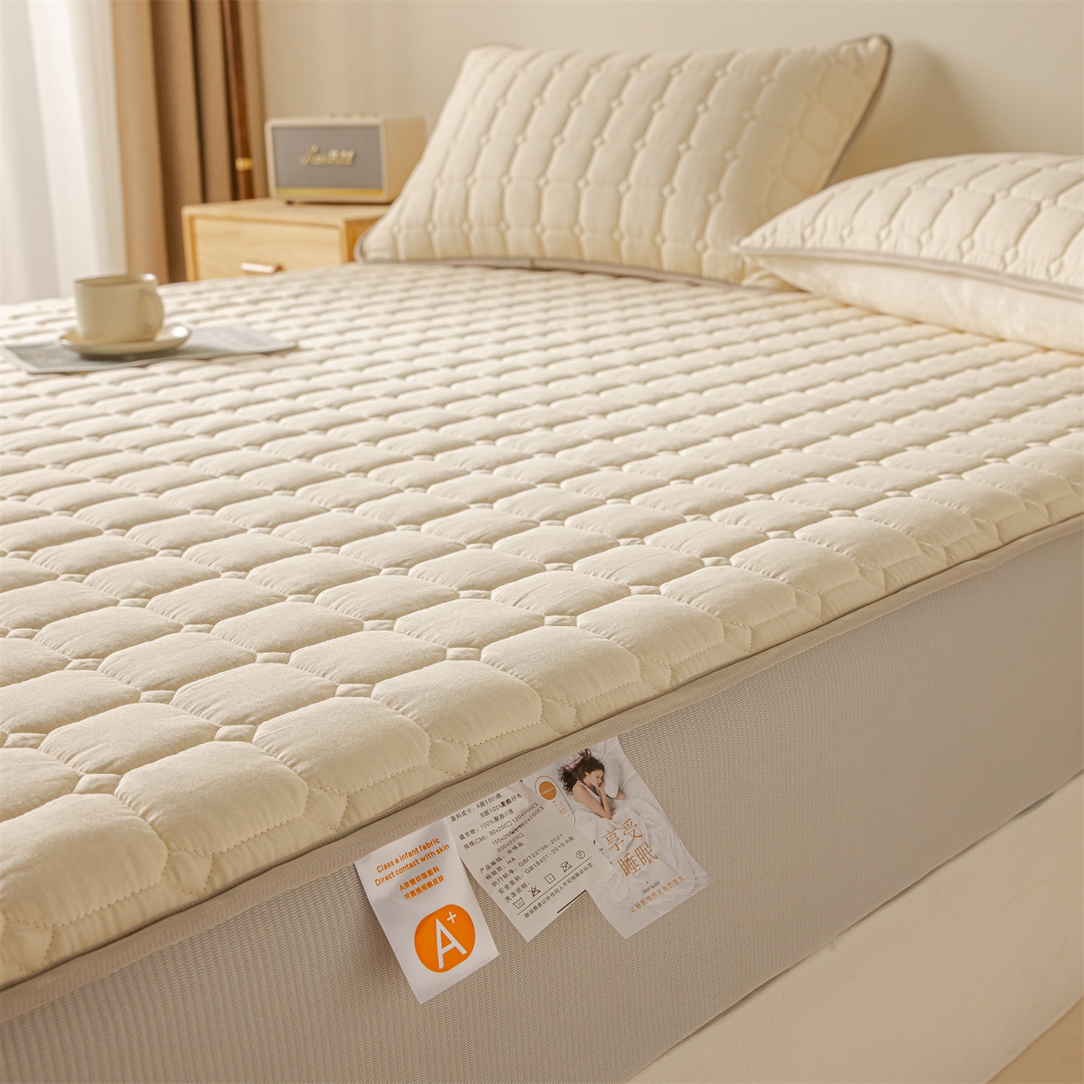 91家纺网 家纺一手货源 找家纺 2025新款全棉牛奶绒双面款夹棉床笠 奶油白