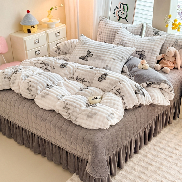 91家纺网 家纺一手货源 找家纺 金盛皇朝家纺 2025新款高克重仿兔毛泡泡牛奶绒床单床盖单件三件四件套 花枝蝶梦