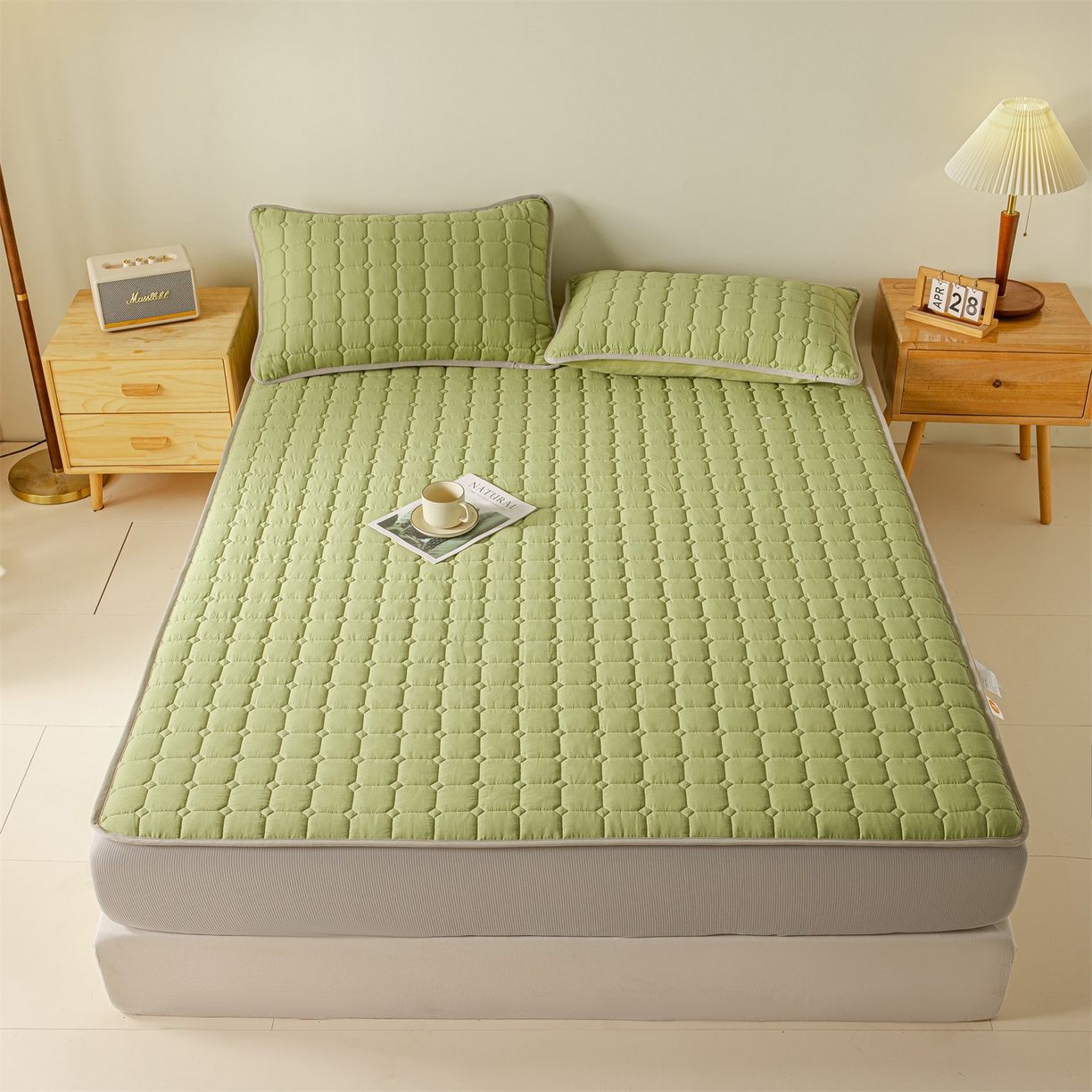 91家纺网 家纺一手货源 找家纺 2025新款全棉牛奶绒双面款夹棉床笠 牛油果绿