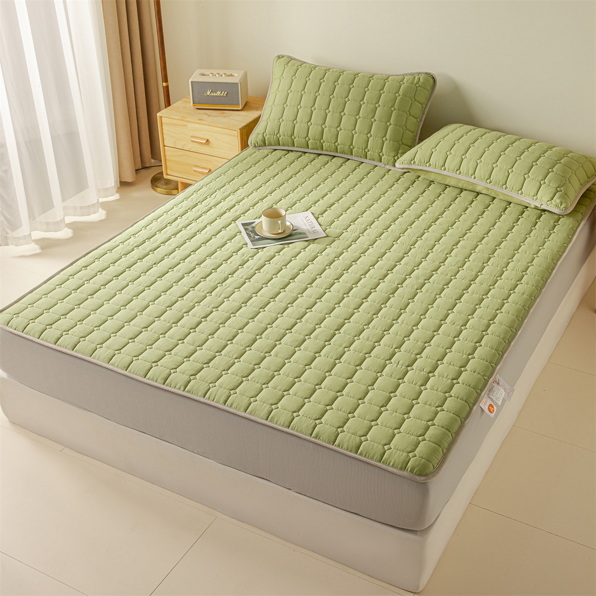 91家纺网 家纺一手货源 找家纺 2025新款全棉牛奶绒双面款夹棉床笠 牛油果绿