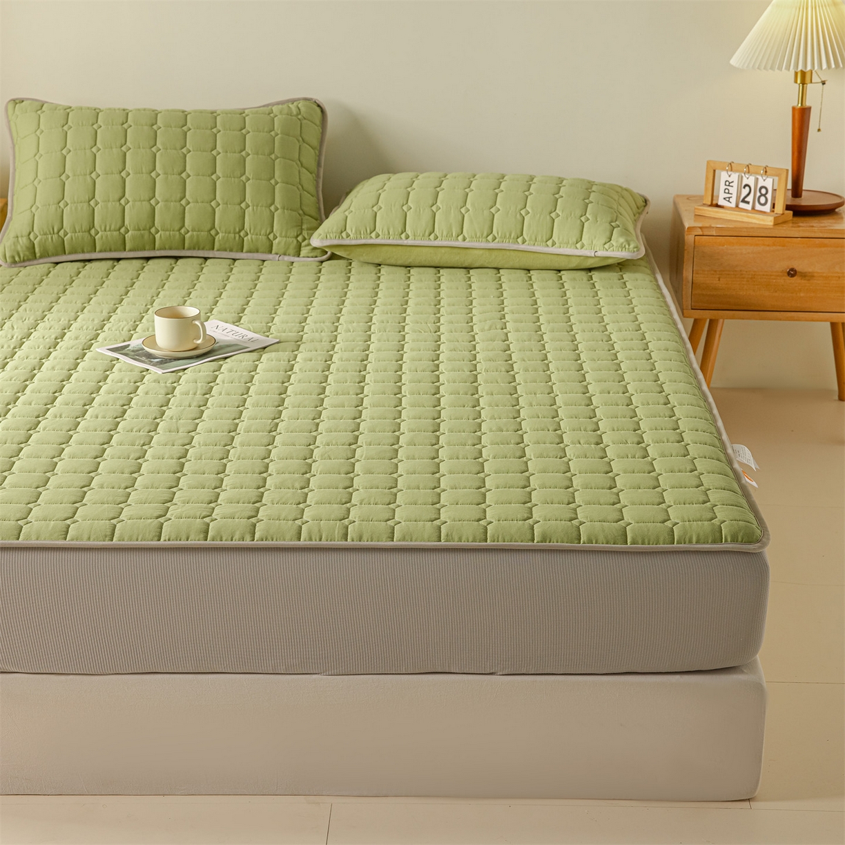 91家纺网 家纺一手货源 找家纺 2025新款全棉牛奶绒双面款夹棉床笠 牛油果绿