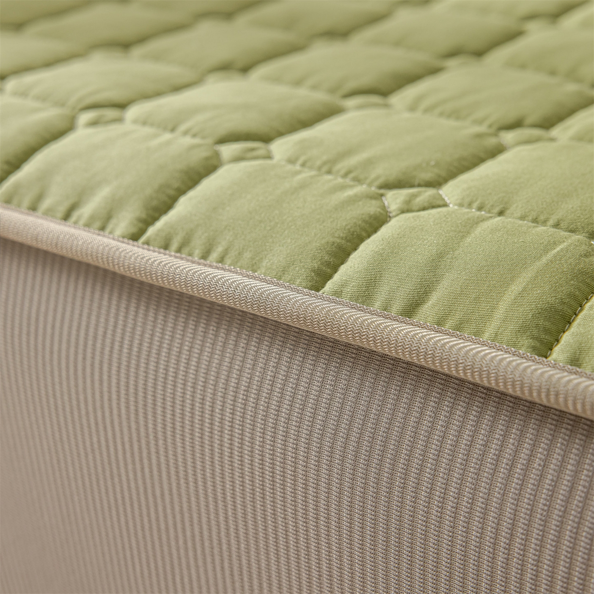 91家纺网 家纺一手货源 找家纺 2025新款全棉牛奶绒双面款夹棉床笠 牛油果绿