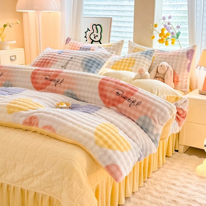 91家纺网 家纺一手货源 找家纺 金盛皇朝家纺 2025新款高克重仿兔毛泡泡牛奶绒床单床盖单件三件四件套 爱心拾暖