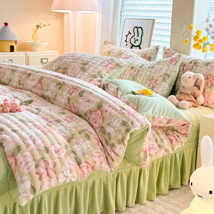 91家纺网 家纺一手货源 找家纺 金盛皇朝家纺 2025新款高克重仿兔毛泡泡牛奶绒床单床盖单件三件四件套 碧花漫缀