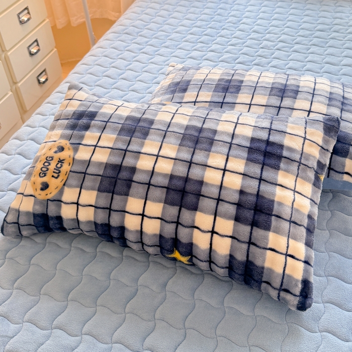 91家纺网 家纺一手货源 找家纺 金盛皇朝家纺 2025新款高克重仿兔毛泡泡牛奶绒床单床盖单件三件四件套 蓝格星语