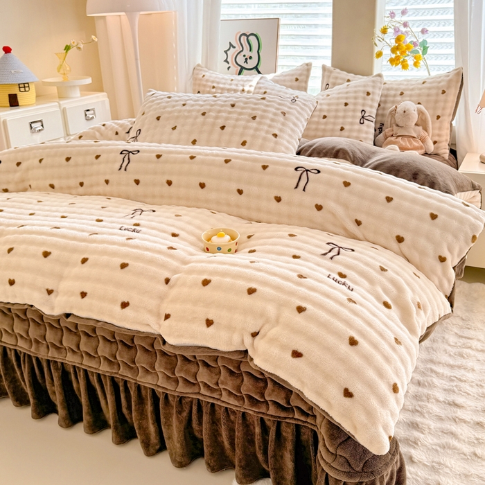 91家纺网 家纺一手货源 找家纺 金盛皇朝家纺 2025新款高克重仿兔毛泡泡牛奶绒床单床盖单件三件四件套 萌心点点