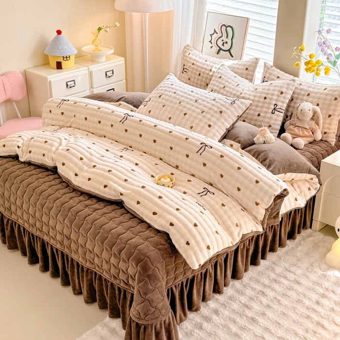 91家纺网 家纺一手货源 找家纺 金盛皇朝家纺 2025新款高克重仿兔毛泡泡牛奶绒床单床盖单件三件四件套 萌心点点