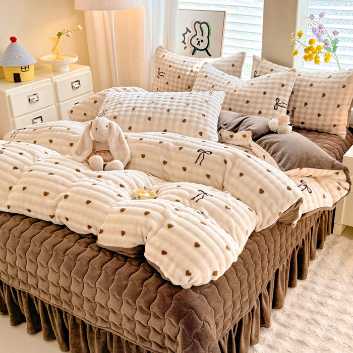 91家纺网 家纺一手货源 找家纺 金盛皇朝家纺 2025新款高克重仿兔毛泡泡牛奶绒床单床盖单件三件四件套 萌心点点