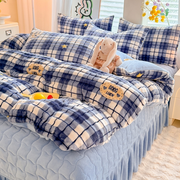 91家纺网 家纺一手货源 找家纺 金盛皇朝家纺 2025新款高克重仿兔毛泡泡牛奶绒床单床盖单件三件四件套 蓝格星语