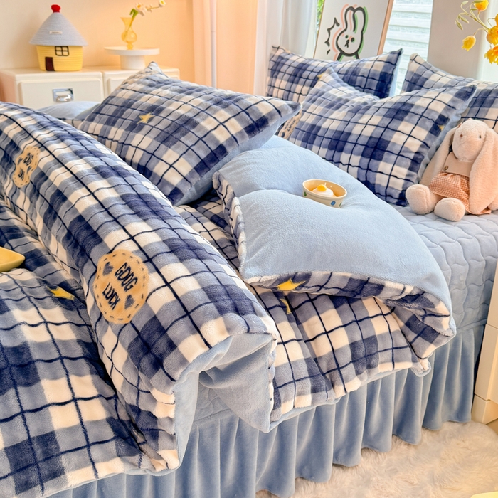 91家纺网 家纺一手货源 找家纺 金盛皇朝家纺 2025新款高克重仿兔毛泡泡牛奶绒床单床盖单件三件四件套 蓝格星语