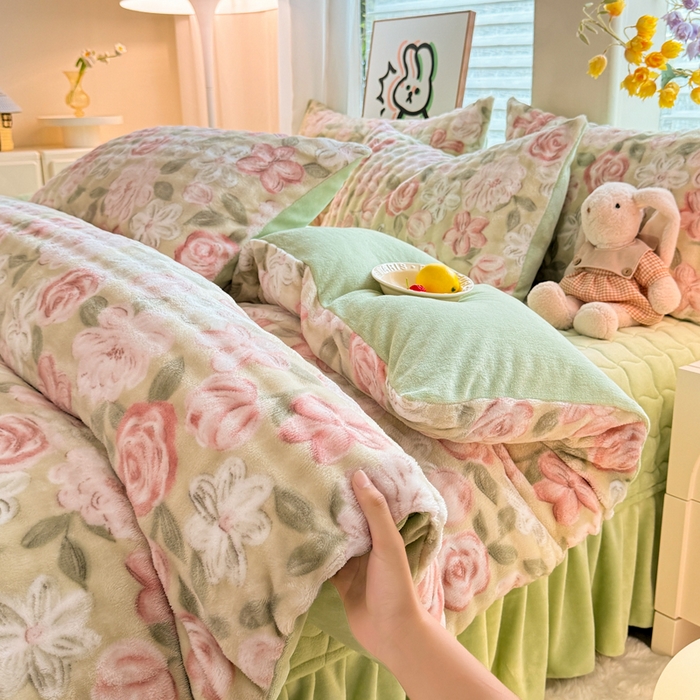 91家纺网 家纺一手货源 找家纺 金盛皇朝家纺 2025新款高克重仿兔毛泡泡牛奶绒床单床盖单件三件四件套 碧花漫缀