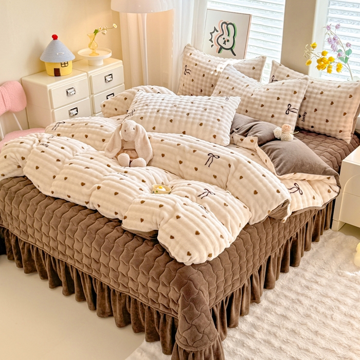 91家纺网 家纺一手货源 找家纺 金盛皇朝家纺 2025新款高克重仿兔毛泡泡牛奶绒床单床盖单件三件四件套 萌心点点