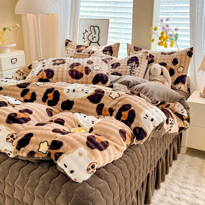 91家纺网 家纺一手货源 找家纺 金盛皇朝家纺 2025新款高克重仿兔毛泡泡牛奶绒床单床盖单件三件四件套 豹纹猫仔