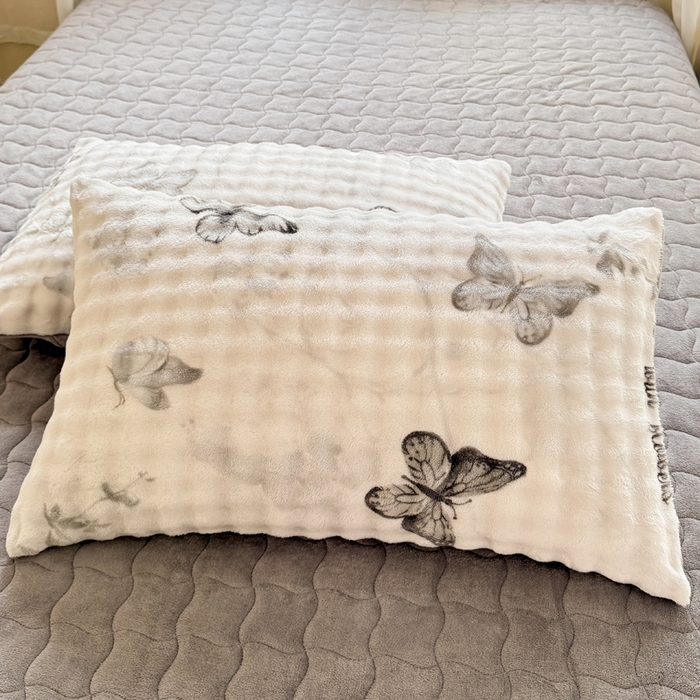 91家纺网 家纺一手货源 找家纺 金盛皇朝家纺 2025新款高克重仿兔毛泡泡牛奶绒床单床盖单件三件四件套 花枝蝶梦