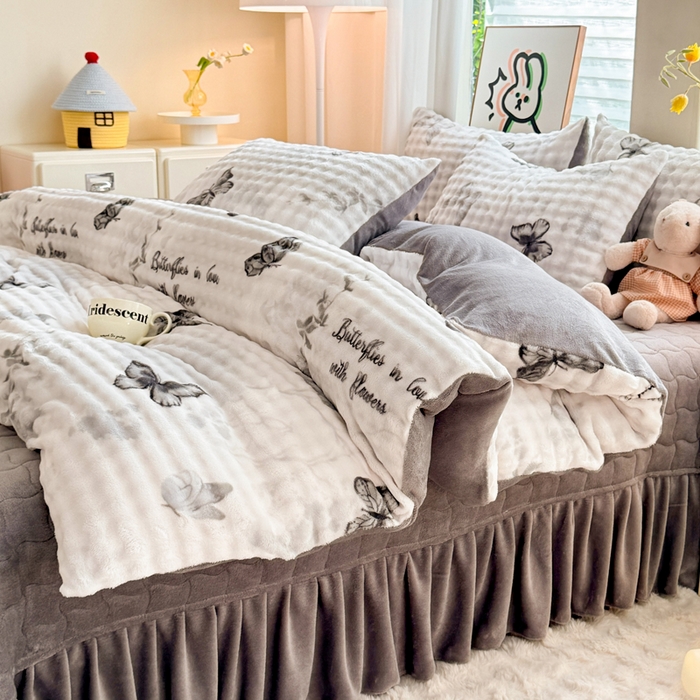 91家纺网 家纺一手货源 找家纺 金盛皇朝家纺 2025新款高克重仿兔毛泡泡牛奶绒床单床盖单件三件四件套 花枝蝶梦