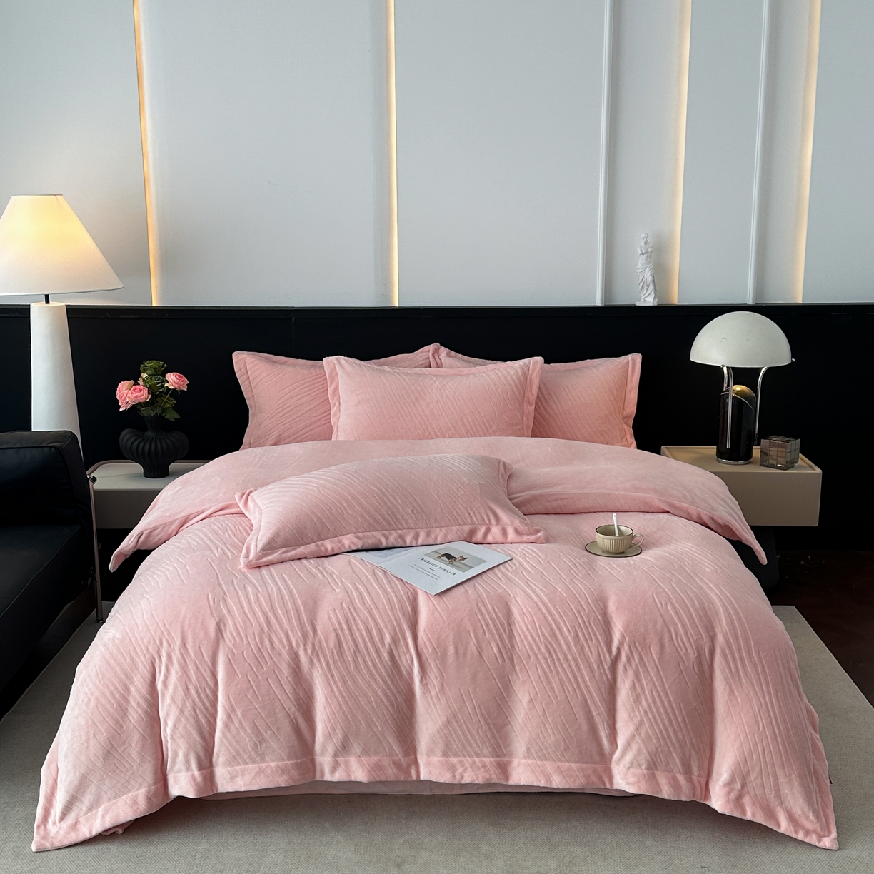 91家纺网 家纺一手货源 找家纺 （总）乐嘉盈 2025年新款纯色雕花牛奶绒四件套